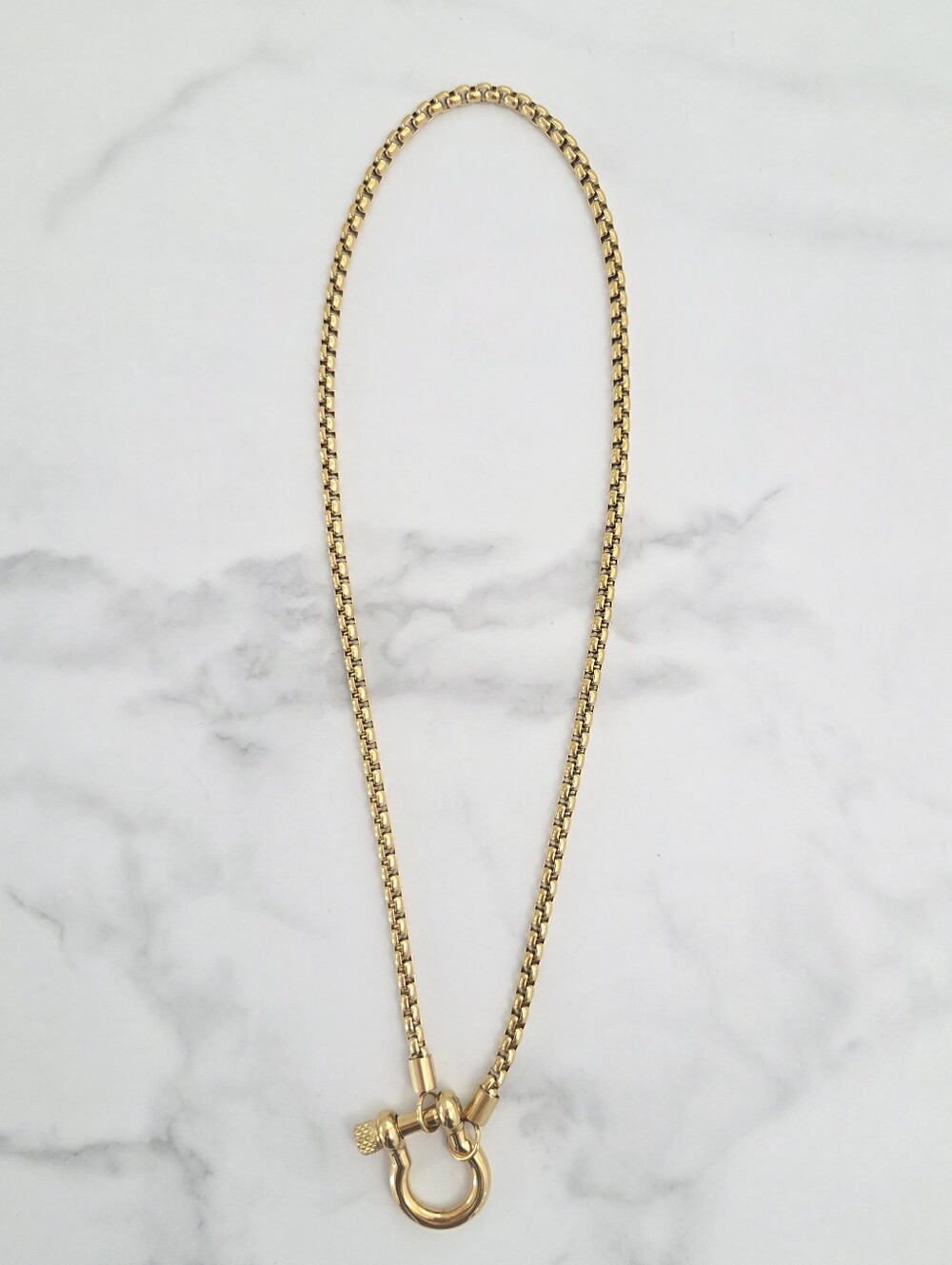 Stainless Steel Gold Plated Horseshoe Shackle Clasp Box Chain Pendant Necklace - Picture 2 of 13